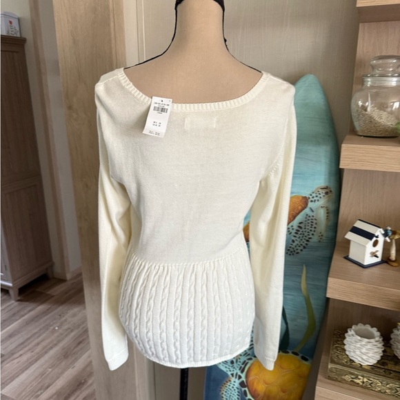 Hollister Cream Crewneck Sweater - Picture 6 of 6